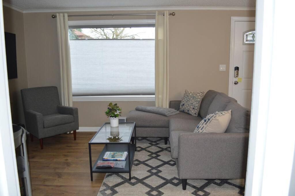Cozy Crown Hill Carkeek Cottage W/3 Beds, Full Kitchen & Backyard In North Seattle Exterior photo