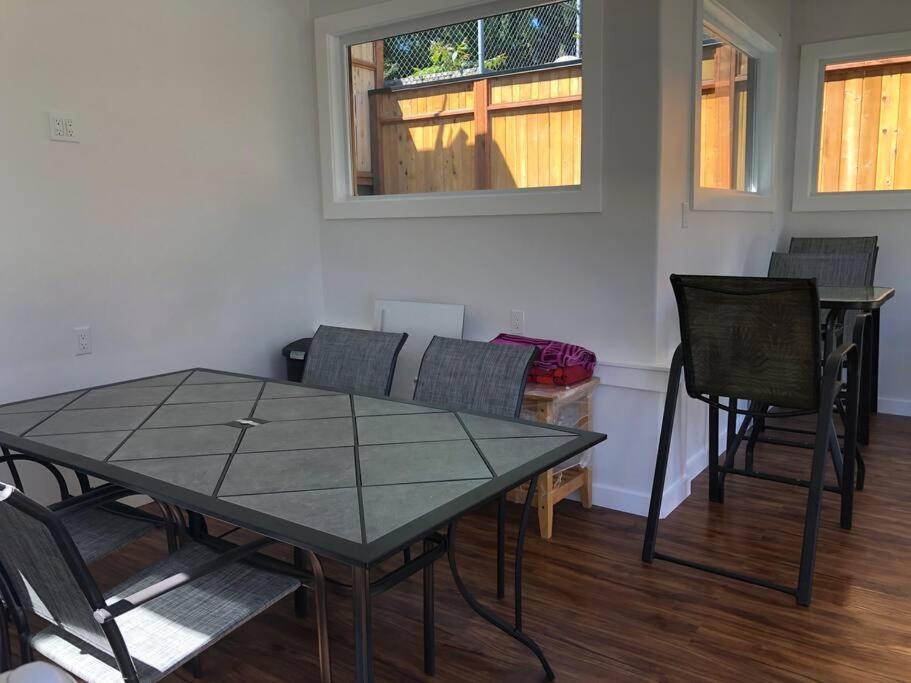 Cozy Crown Hill Carkeek Cottage W/3 Beds, Full Kitchen & Backyard In North Seattle Exterior photo