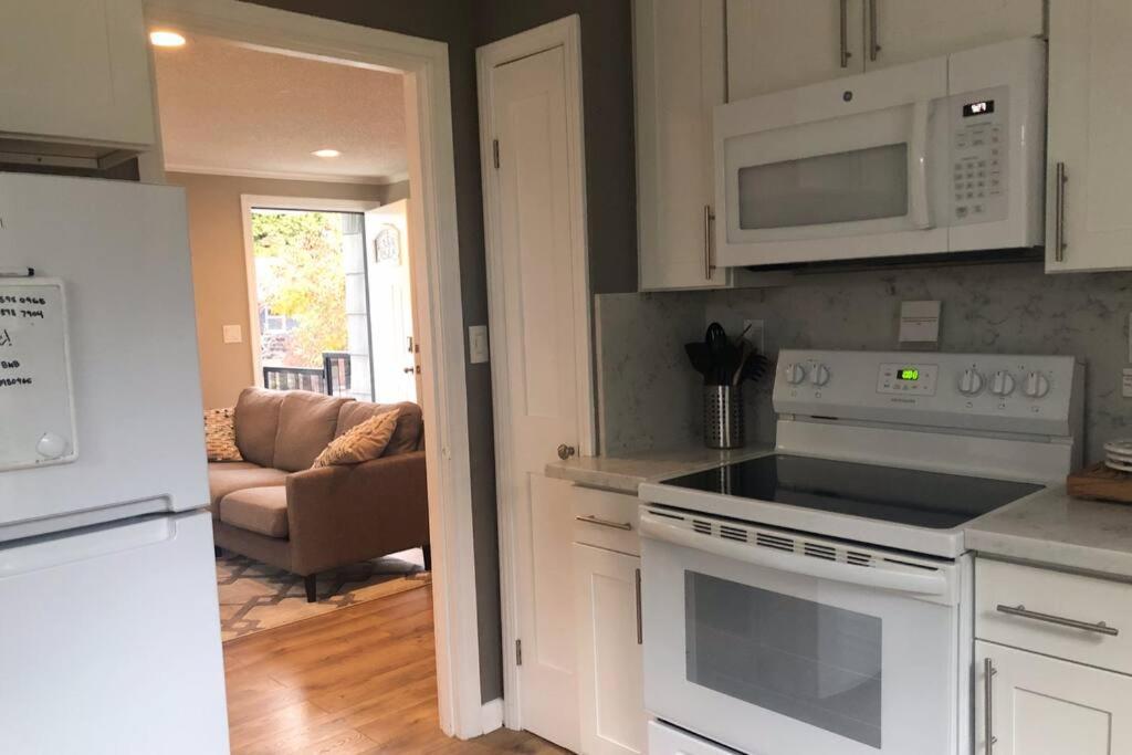 Cozy Crown Hill Carkeek Cottage W/3 Beds, Full Kitchen & Backyard In North Seattle Exterior photo