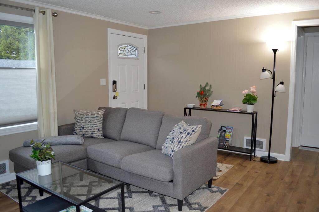 Cozy Crown Hill Carkeek Cottage W/3 Beds, Full Kitchen & Backyard In North Seattle Exterior photo