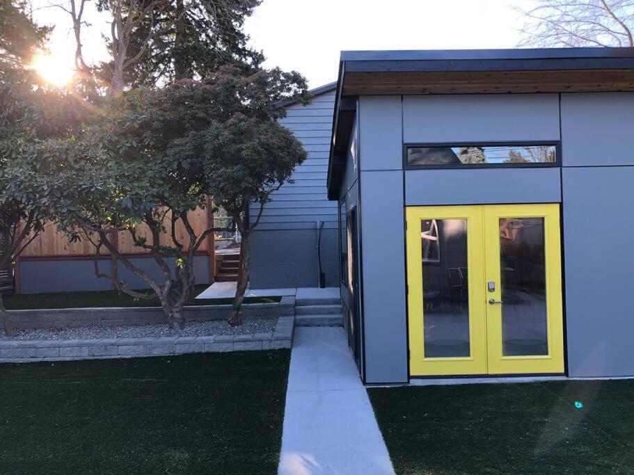 Cozy Crown Hill Carkeek Cottage W/3 Beds, Full Kitchen & Backyard In North Seattle Exterior photo