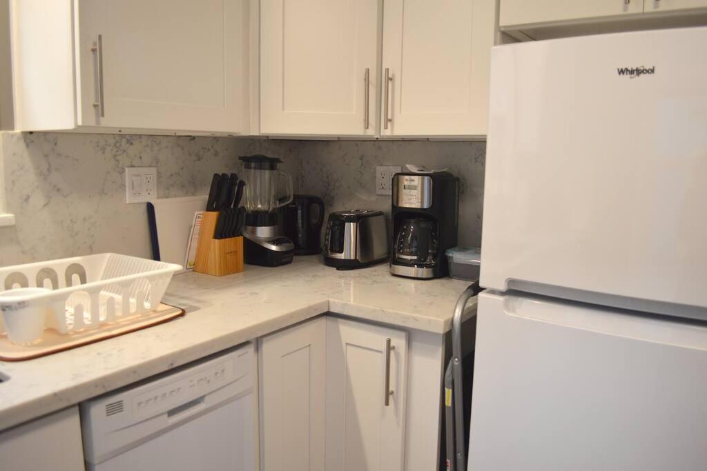 Cozy Crown Hill Carkeek Cottage W/3 Beds, Full Kitchen & Backyard In North Seattle Exterior photo